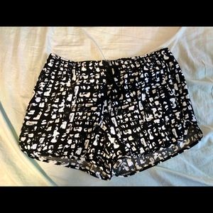 Black & white banana republic shorts